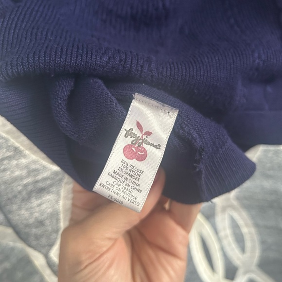 Short Sleeve Twist-Back Knit Top in Navy - Picture 6 of 8